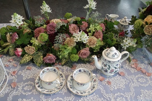 中國(guó)傳統(tǒng)插花藝術(shù)-茶幾茶道插花花藝